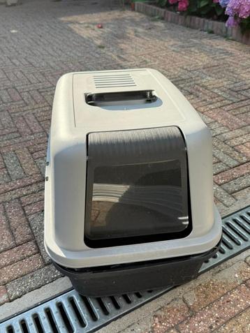 kattenbak beschikbaar voor biedingen