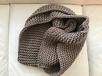 Stijlvol taupe grof gebreid dikke lange sjaal 230 cm, Ophalen of Verzenden, Nieuw, Maat 46/48 (XL) of groter, Sjaal