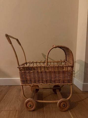 Rotan Poppenwagen - Vintage Charme beschikbaar voor biedingen