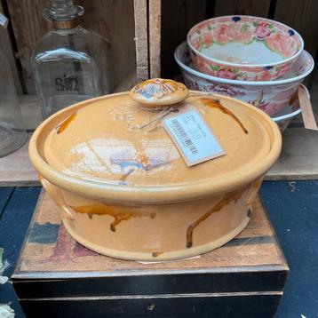 Patéschaal met mooie knop *floor epe* beschikbaar voor biedingen