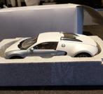 Bugatti Veyron autoart  Pearl Ice blue, Ophalen of Verzenden, Zo goed als nieuw, Auto, Autoart