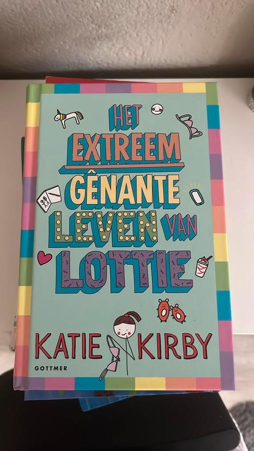 Katie Kirby - Het extreem gênante leven van Lottie, Boeken, Kinderboeken | Jeugd | 10 tot 12 jaar, Zo goed als nieuw, Ophalen of Verzenden