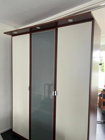 Kledingkast Ikea serie Hopen, incl verlichting