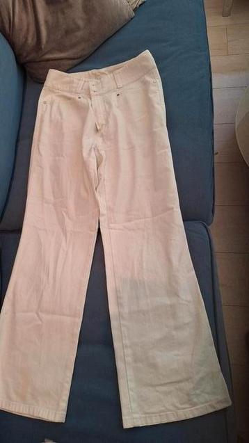 mt 38 Rosner witte flair broek beschikbaar voor biedingen