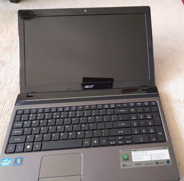 Laptop Acer Aspire 5750 15,6 scherm inclusief tas € 100,- 