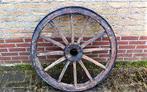 Antiek wagenwiel karrenwiel, Ophalen