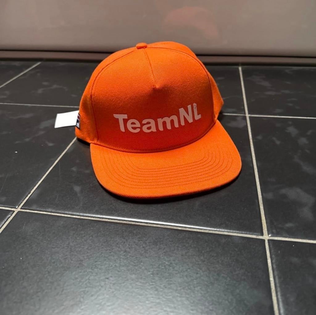 Oranje TeamNL Pet - Nieuwstaat, Ophalen, Nieuw, One size fits all, Pet