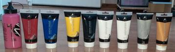 1 fles en 8 tubes acrylverf + 2 Canvas Doeken 30x40 beschikbaar voor biedingen