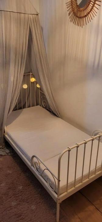 Ikea minnen kinderbed + klamboe en matras, Huis en Inrichting, Slaapkamer | Bedden, Gebruikt, Eenpersoons, 80 cm, 200 cm, Metaal