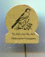 Slag om slag Nieuwenhagen blik vogel speldje ( H_093 ), Verzamelen, Speldjes, Pins en Buttons, Nieuw, Dier of Natuur, Speldje of Pin