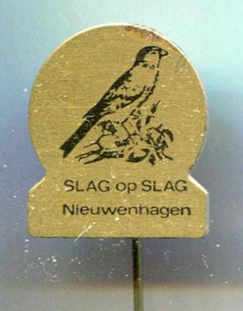 Slag om slag Nieuwenhagen blik vogel speldje ( H_093 ), Verzamelen, Speldjes, Pins en Buttons, Nieuw, Speldje of Pin, Dier of Natuur