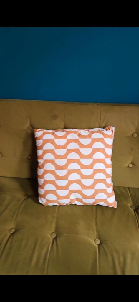 2x Nieuwe Kussenhoezen - woonaccessoires LINDA magazine, Huis en Inrichting, Woonaccessoires | Kussens, Nieuw, Oranje, Vierkant