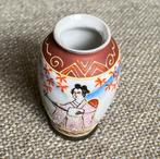 Klein Japans porselein vaasje, Antiek en Kunst, Antiek | Porselein, Ophalen of Verzenden