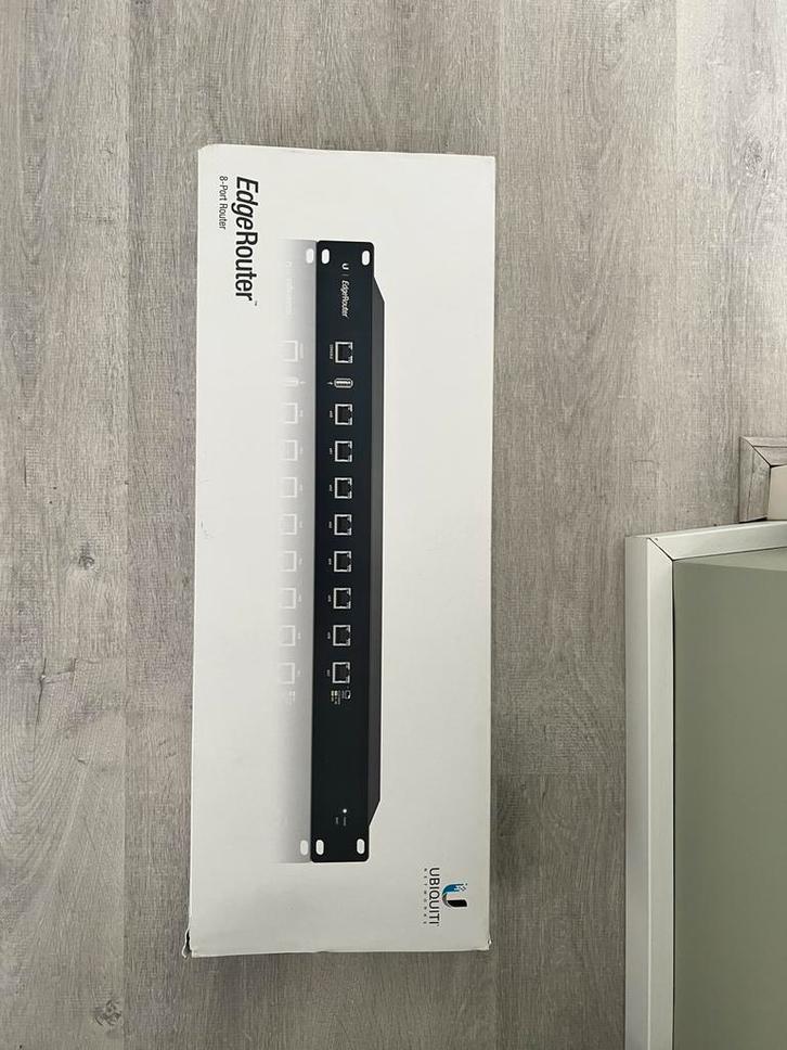 Edgerouter ER-8 nieuw in doos, Computers en Software, Routers en Modems, Nieuw, Ophalen of Verzenden
