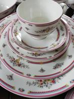 9 pers eet/koffieservies Royal Bone China prachtig decor, Huis en Inrichting, Keuken | Servies, Ophalen, Zo goed als nieuw, Overige stijlen