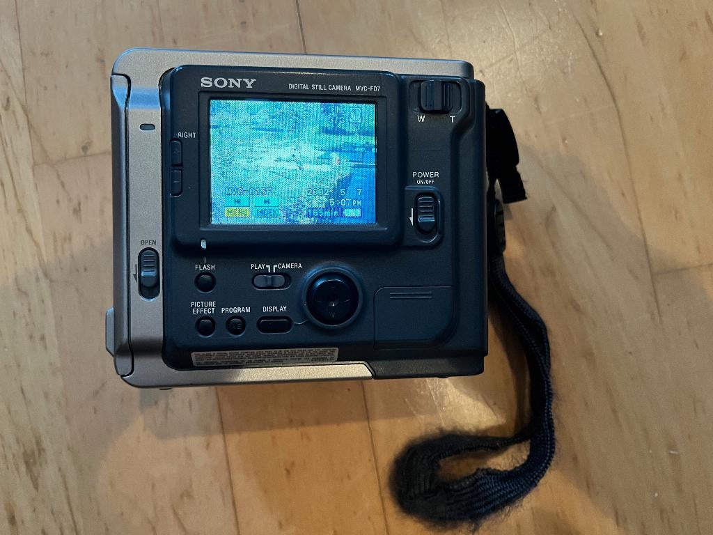 fotocamera digitaal Sony Mavica MDC FD7, Ophalen of Verzenden, Gebruikt, Sony, 8 keer of meer