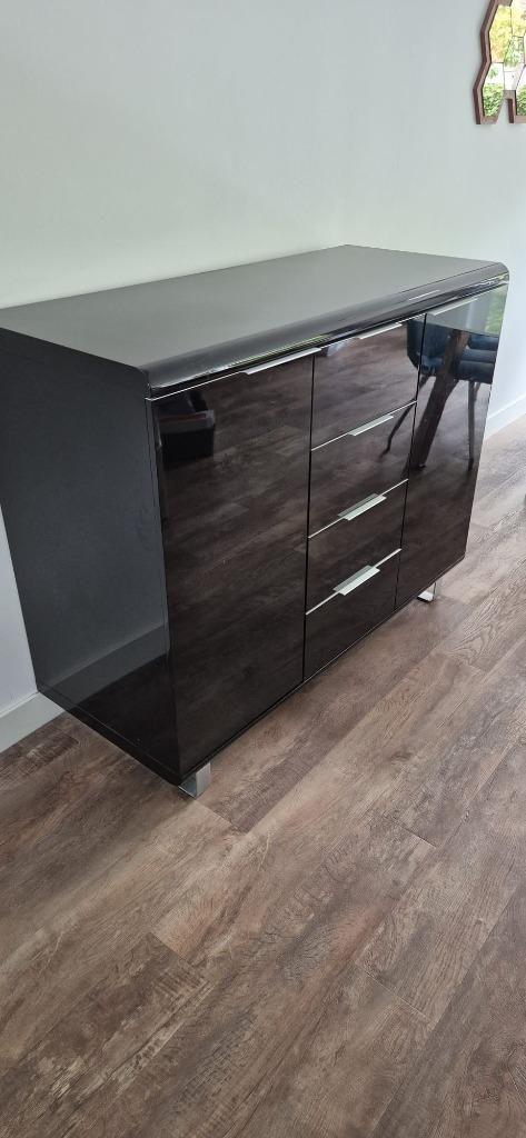 Hoogglans zwarte kast, Huis en Inrichting, Kasten | Wandmeubels, Gebruikt, 100 tot 150 cm, Minder dan 150 cm, 50 tot 75 cm, Met lade(s)