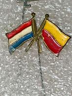 Speldje Nederland Spanje gekruiste vlaggen, Ophalen of Verzenden, Gebruikt, Stad of Land, Speldje of Pin