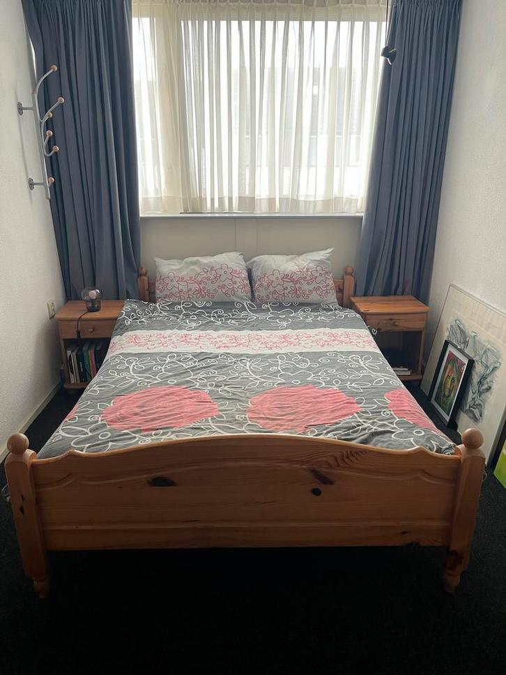 Houten Bed + Matras & Nachtkastjes, Huis en Inrichting, Slaapkamer | Bedden, Gebruikt, Tweepersoons, 140 cm, 200 cm, Hout, Bruin