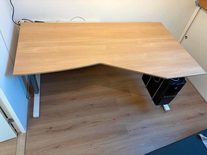 In Hoogte Verstelbaar Bureau, Huis en Inrichting, Bureaus, Zo goed als nieuw, Stabureau, In hoogte verstelbaar, Ophalen of Verzenden