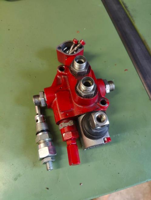 Enkel dubbelwerkend ventiel, Auto-onderdelen, Brandstofpompen, Ophalen of Verzenden