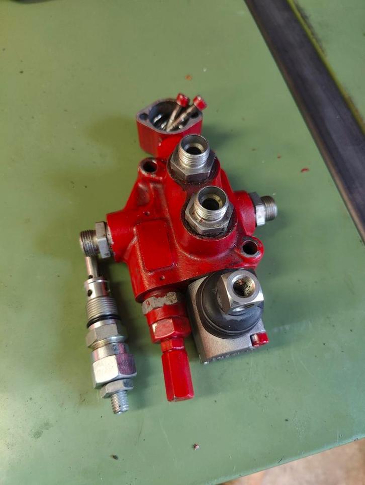 Enkel dubbelwerkend ventiel, Auto-onderdelen, Brandstofpompen, Ophalen of Verzenden