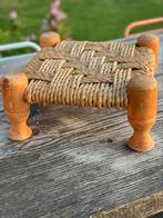 Vintage biezen design krukje of voetenbank, Ophalen, Rechthoekig, Minder dan 50 cm