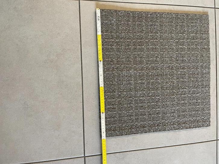 desso tapijt tegels 86 (21 M 2), Huis en Inrichting, Stoffering | Vloerbedekking, Nieuw, Tapijt, Grijs, 10 tot 25 m², Ophalen