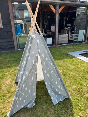 Tipi tent beschikbaar voor biedingen