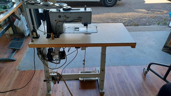 Adler Industrie Naaimachine met Efka Motor, Hobby en Vrije tijd, Naaimachines en Toebehoren, Naaimachine, Overige merken, Ophalen of Verzenden