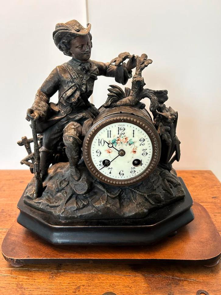 Antieke Franse pendule met jager, Antiek en Kunst, Antiek | Klokken, Ophalen