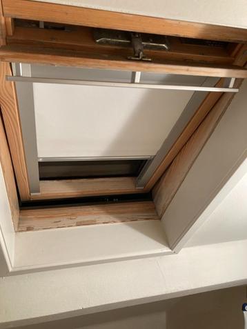 Verduistering Velux dakraam beschikbaar voor biedingen