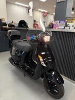 AGM VX50 i Brom Glans Zwart E5 45KM BJ 2023 Nieuwstaat, Ophalen, Maximaal 45 km/u, Zo goed als nieuw, Benzine