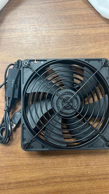 120mm USB-ventilator met 2-in-1 USB-aansluiting beschikbaar voor biedingen