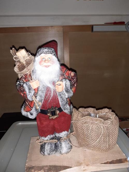 leuke kerstman man met jutten zak is ongeveer  33 cm hoog, Diversen, Kerst, Zo goed als nieuw, Ophalen of Verzenden
