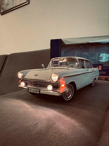 Opel Kapitan 1:18 Revell beschikbaar voor biedingen