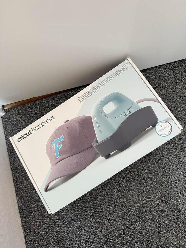 Cricut Hat Press - Pettenpers, Hobby en Vrije tijd, Knutselen, Nieuw, Gereedschap of Toebehoren, Ophalen of Verzenden