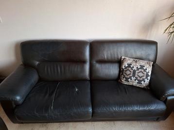 2 Lederen Tweezitsbanken beschikbaar voor biedingen