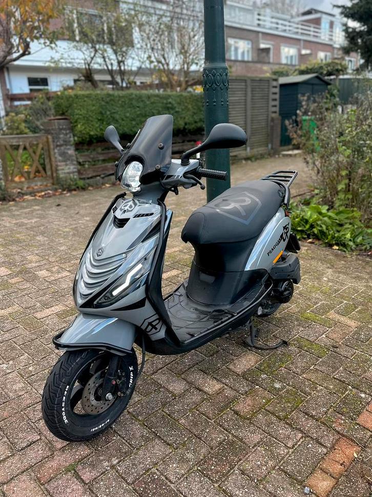 Piaggo Zip 4T 2V 2016 Brom, Fietsen en Brommers, Scooters | Piaggio, Zo goed als nieuw, Zip, Maximaal 45 km/u, Benzine, Ophalen
