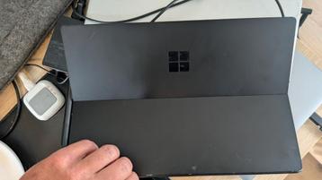 Microsoft Surface Pro 6 - met toebehoren, werkt nog prima. beschikbaar voor biedingen