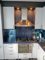Hoekkeuken witte kasten met blauw keukenblad., Huis en Inrichting, Keuken | Complete keukens, Ophalen, Gebruikt, Hoekkeuken, Kunststof