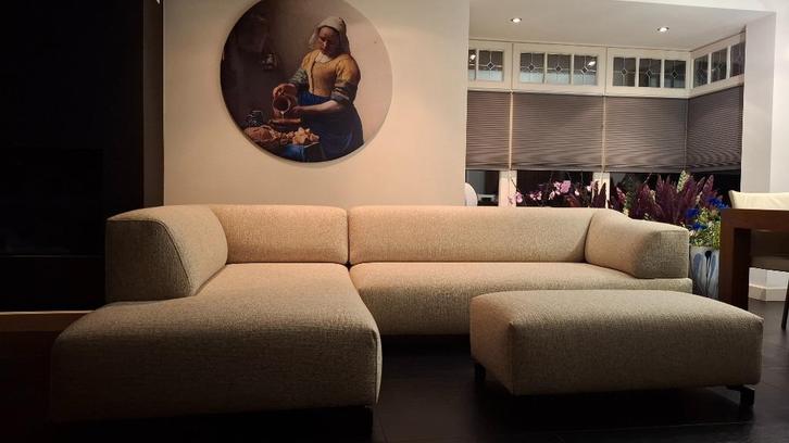 Leolux Faya Lobi Hoekbank met hocker (Beige), Huis en Inrichting, Banken | Sofa's en Chaises Longues, Zo goed als nieuw, Vierpersoons of meer