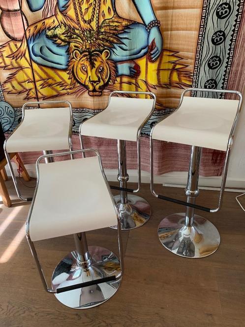 Te koop: Set van 4 barkrukken – Verstelbaar, draaibaar en st, Huis en Inrichting, Barkrukken, Gebruikt, 60 tot 90 cm, Hout, Metaal