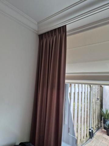 2 stuks sierstroken gordijnen beschikbaar voor biedingen