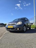 Toyota Yaris 1.3 16V Vvti 5DR Linea Terra 2004 Blauw.(airco), Auto's, Voorwielaandrijving, 880 kg, 4 cilinders, Origineel Nederlands
