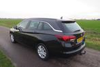 Opel Astra SPORTS TOURER+ 1.0 77kw 105pk Business+ Euro 6 Na, Auto diversen, Zwart, Stationwagon, Handgeschakeld, 999 cc