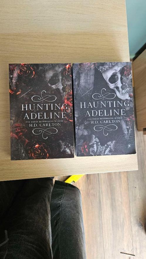 Haunting Adeline, Boeken, Fantasy, Zo goed als nieuw, Ophalen of Verzenden