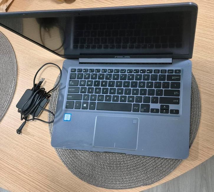 Asus vivobook i5, Computers en Software, Windows Laptops, Zo goed als nieuw, 14 inch, SSD, 4 GB, Ophalen