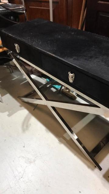 Prachtige side table. Nw. 1500,-  beschikbaar voor biedingen