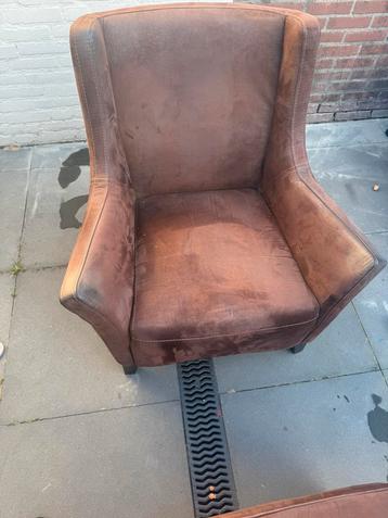 Bruine Fauteuil met Voetenbank beschikbaar voor biedingen